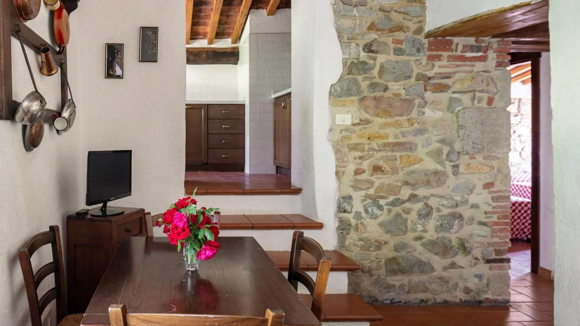 Podere Le Ghiande CastellʼAzzara Séjour à la ferme